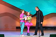 Член жюри Сергей Коргинов и Образцовый ансамбль «ВИ-ЗА-ВИ», Газпром трансгаз Беларусь, 3 место в номинации «Хореография эстрадная»