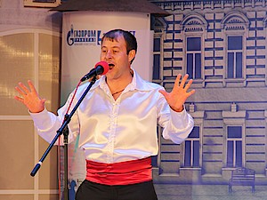 Денис Азисов