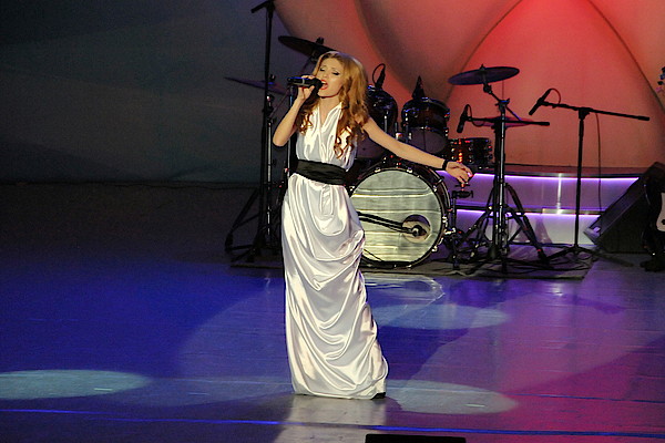 Менің джинсымды шешіп алған порно видео Порно фильм орысша аудармасымен