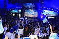 зрители приветствуют «Факел»